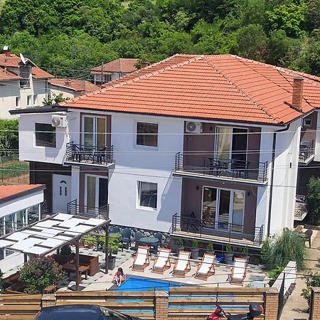 Villa Pegasus Pestani オフリド エクステリア 写真